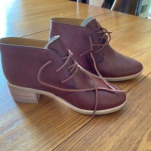 Clarks Phenia Carnaby Tan Leather